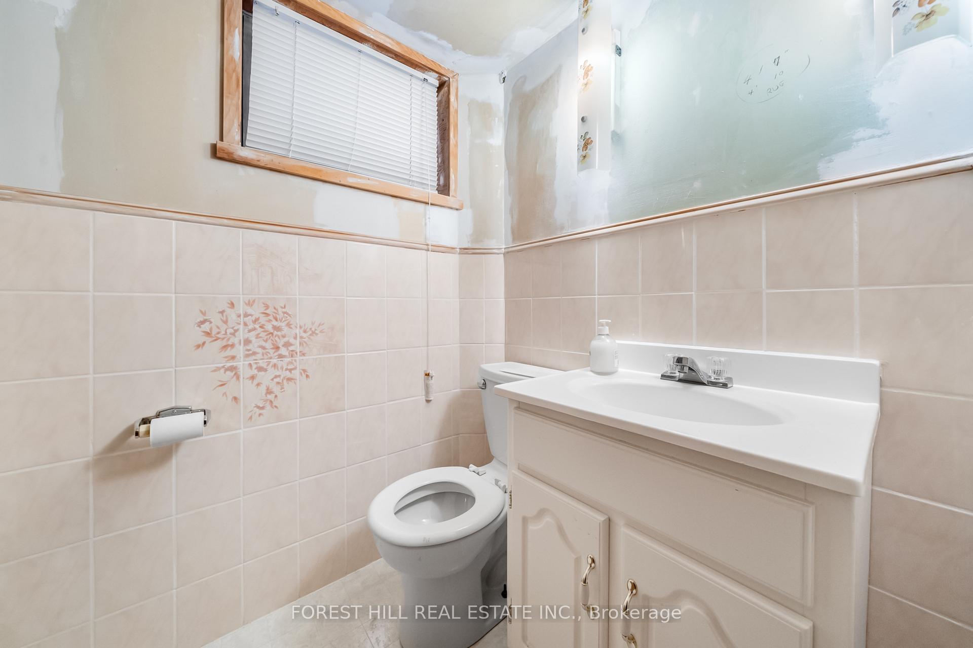 208 Park Home Ave, Toronto, ON M2R1A2 | 3 Bedroom 2 Bathroom Detached House | Image 24