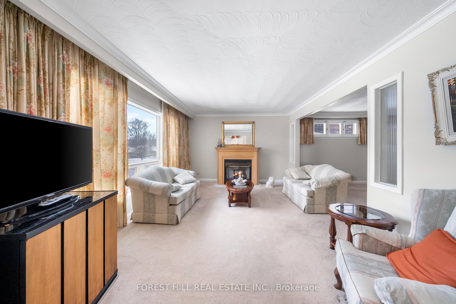 208 Park Home Ave, Toronto, ON M2R1A2 | 3 Bedroom 2 Bathroom Detached House | Image 4