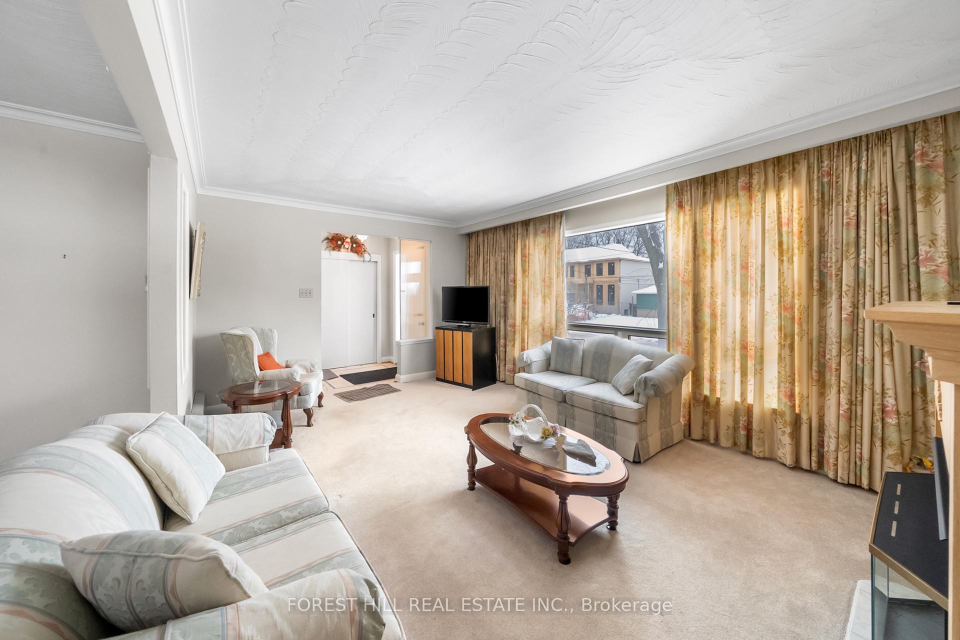 208 Park Home Ave, Toronto, ON M2R1A2 | 3 Bedroom 2 Bathroom Detached House | Image 7