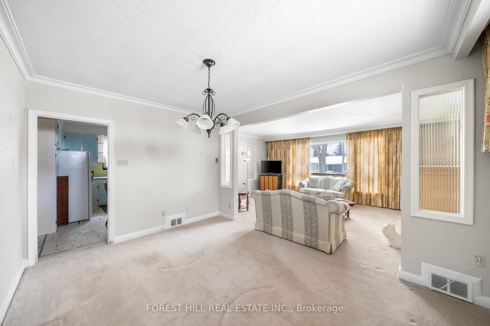 208 Park Home Ave, Toronto, ON M2R1A2 | 3 Bedroom 2 Bathroom Detached House | Image 8