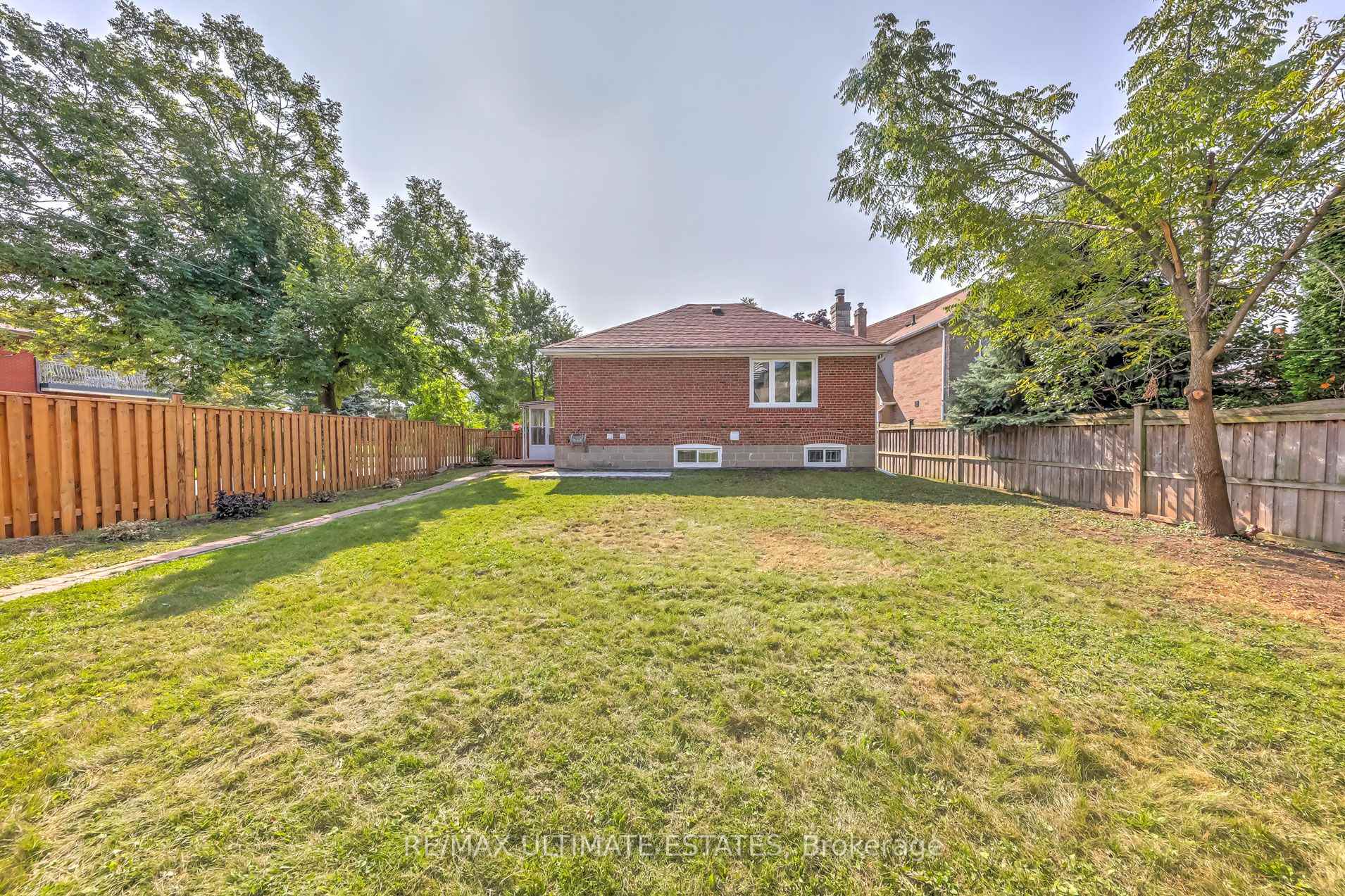 106 Pleasant Ave, Toronto, ON M2M1M1 | 4 Bedroom 4 Bathroom Detached House | Image 32