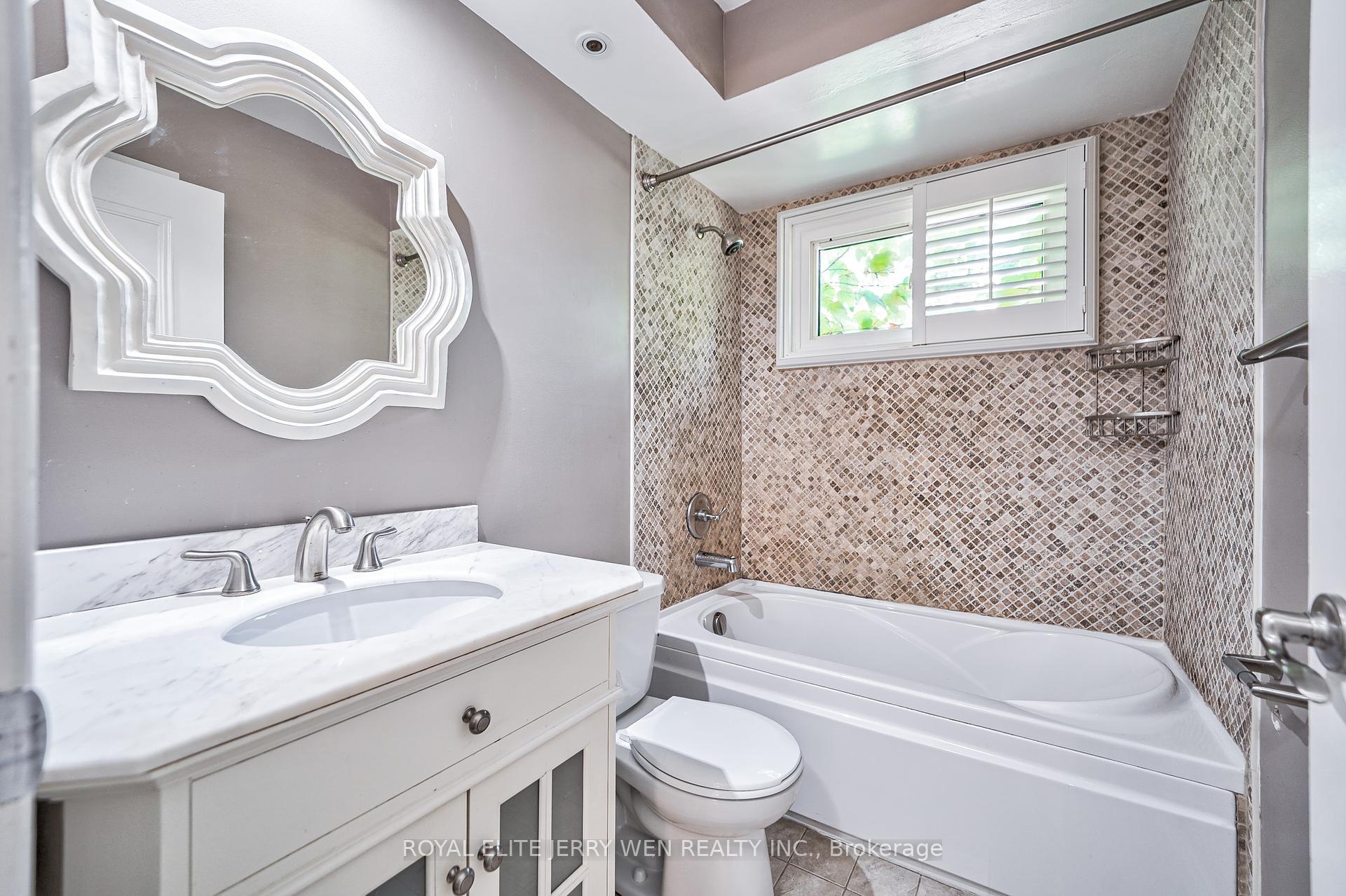 10 Mellowood Dr, Toronto, ON M2L2E3 | 4 Bedroom 3 Bathroom Detached House | Image 18