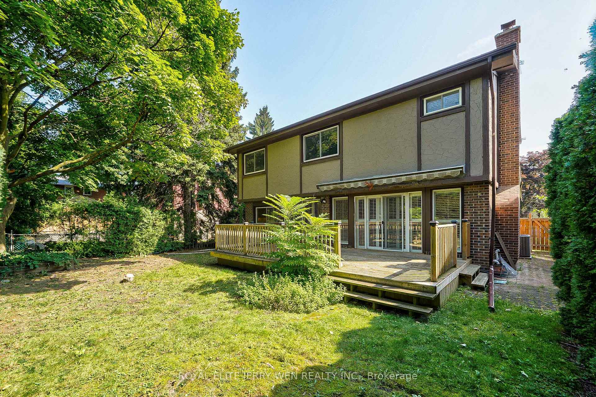 10 Mellowood Dr, Toronto, ON M2L2E3 | 4 Bedroom 3 Bathroom Detached House | Image 20