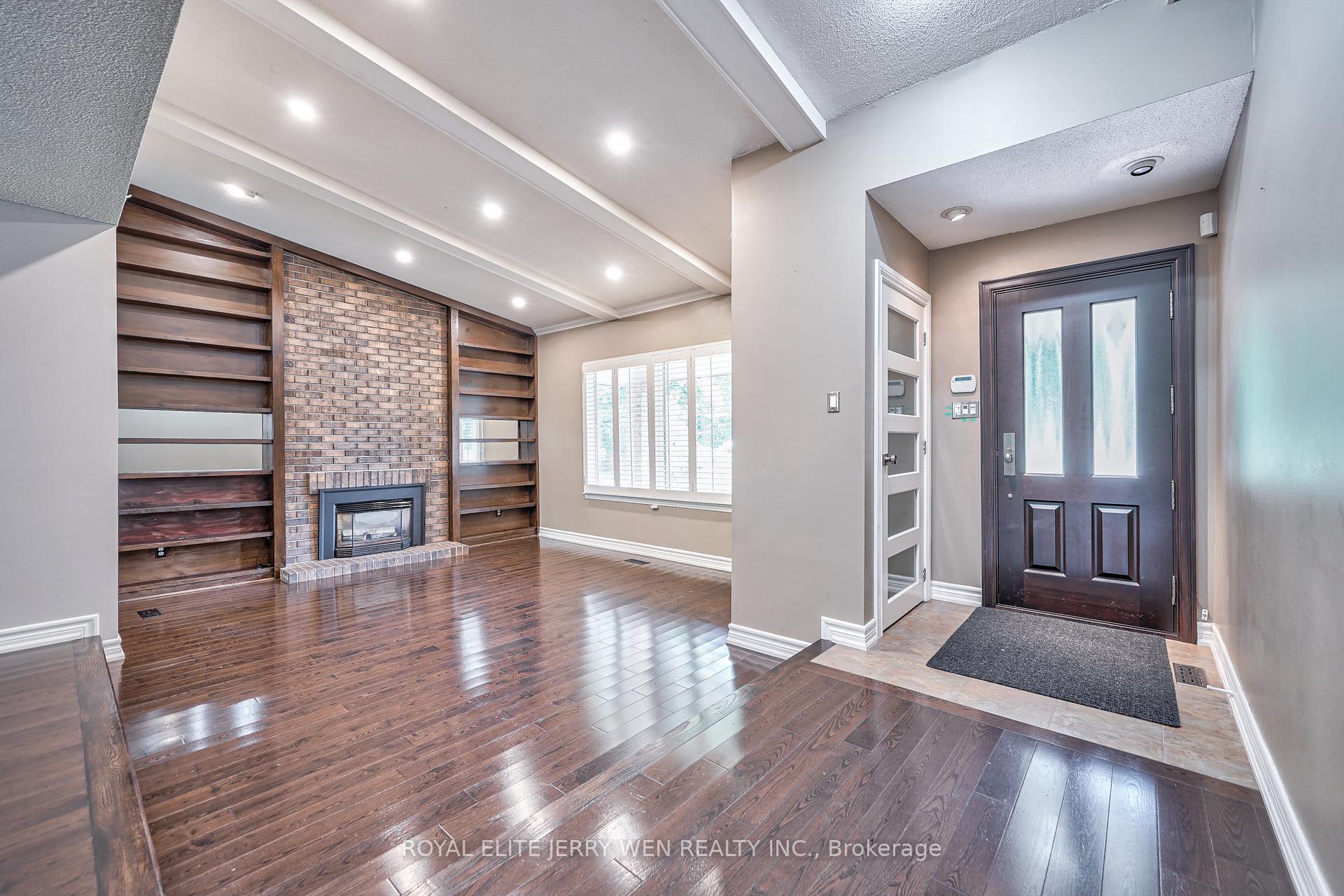 10 Mellowood Dr, Toronto, ON M2L2E3 | 4 Bedroom 3 Bathroom Detached House | Image 3