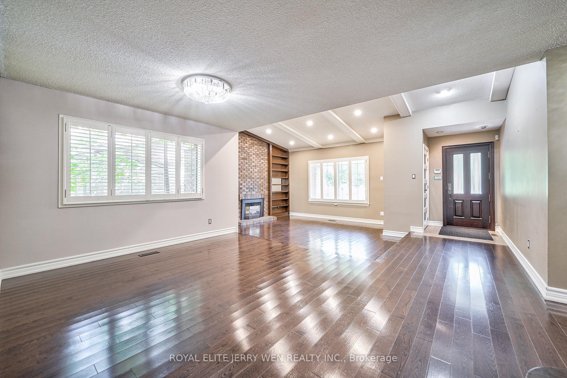 10 Mellowood Dr, Toronto, ON M2L2E3 | 4 Bedroom 3 Bathroom Detached House | Image 5