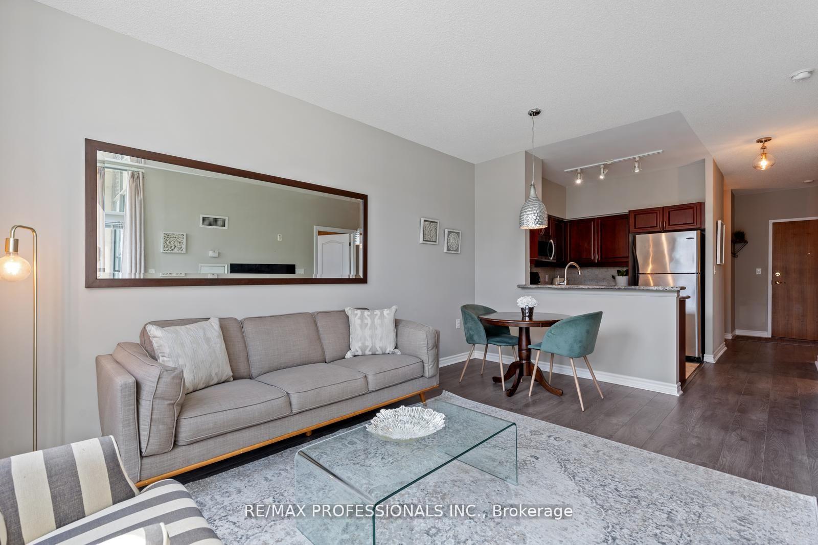 #108 - 3830 Bathurst St, Toronto, ON M3H6C5 | 1 Bedroom 1 Bathroom Condo Apt | Image 4