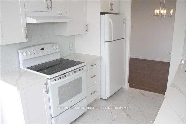 #909 - 1121 Steeles Ave W, Toronto, ON M2R3W7 | 2 Bedroom 2 Bathroom Condo Apt | Image 3