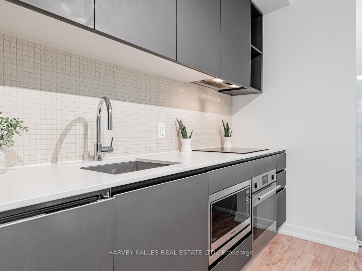 #314 - 377 Madison Ave, Toronto, ON M4V3E1 | 2 Bedroom 2 Bathroom Condo Apt | Image 10