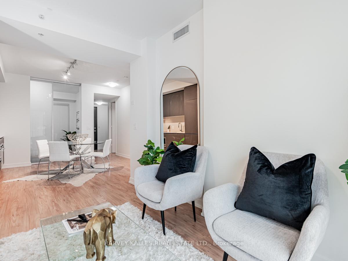 #314 - 377 Madison Ave, Toronto, ON M4V3E1 | 2 Bedroom 2 Bathroom Condo Apt | Image 13