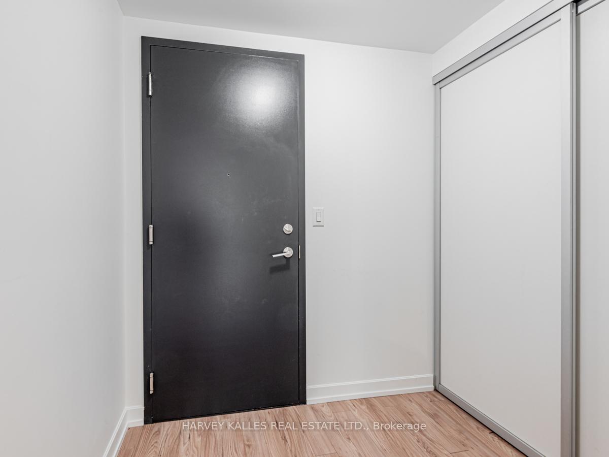 #314 - 377 Madison Ave, Toronto, ON M4V3E1 | 2 Bedroom 2 Bathroom Condo Apt | Image 3