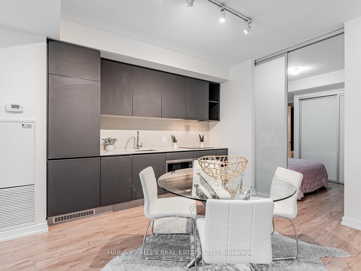#314 - 377 Madison Ave, Toronto, ON M4V3E1 | 2 Bedroom 2 Bathroom Condo Apt | Image 6