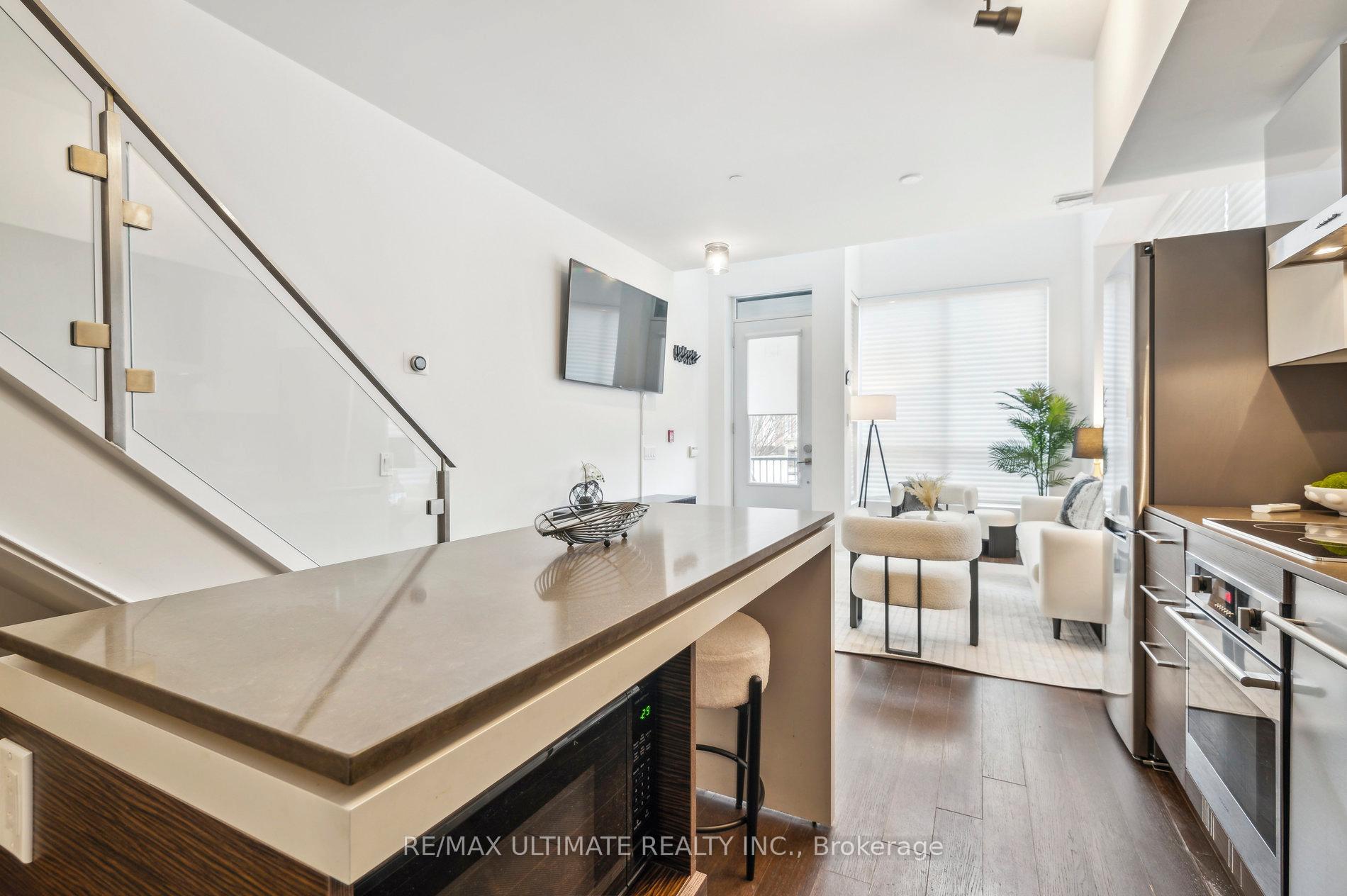 #121 - 1030 King St W, Toronto, ON M6K3N3 | 2 Bedroom 3 Bathroom Condo Townhouse | Image 10
