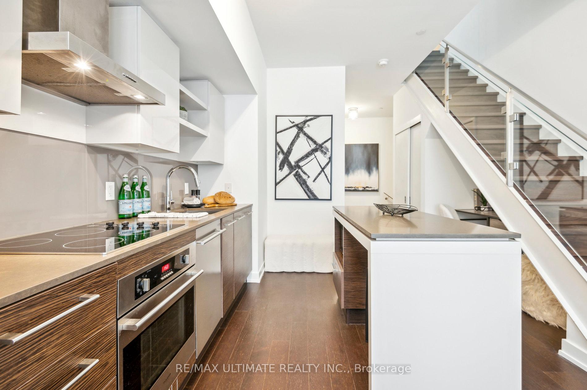 #121 - 1030 King St W, Toronto, ON M6K3N3 | 2 Bedroom 3 Bathroom Condo Townhouse | Image 12