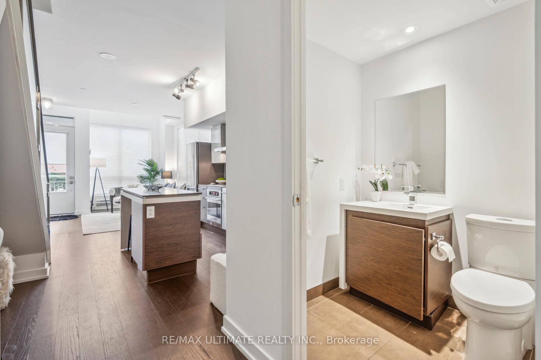 #121 - 1030 King St W, Toronto, ON M6K3N3 | 2 Bedroom 3 Bathroom Condo Townhouse | Image 16