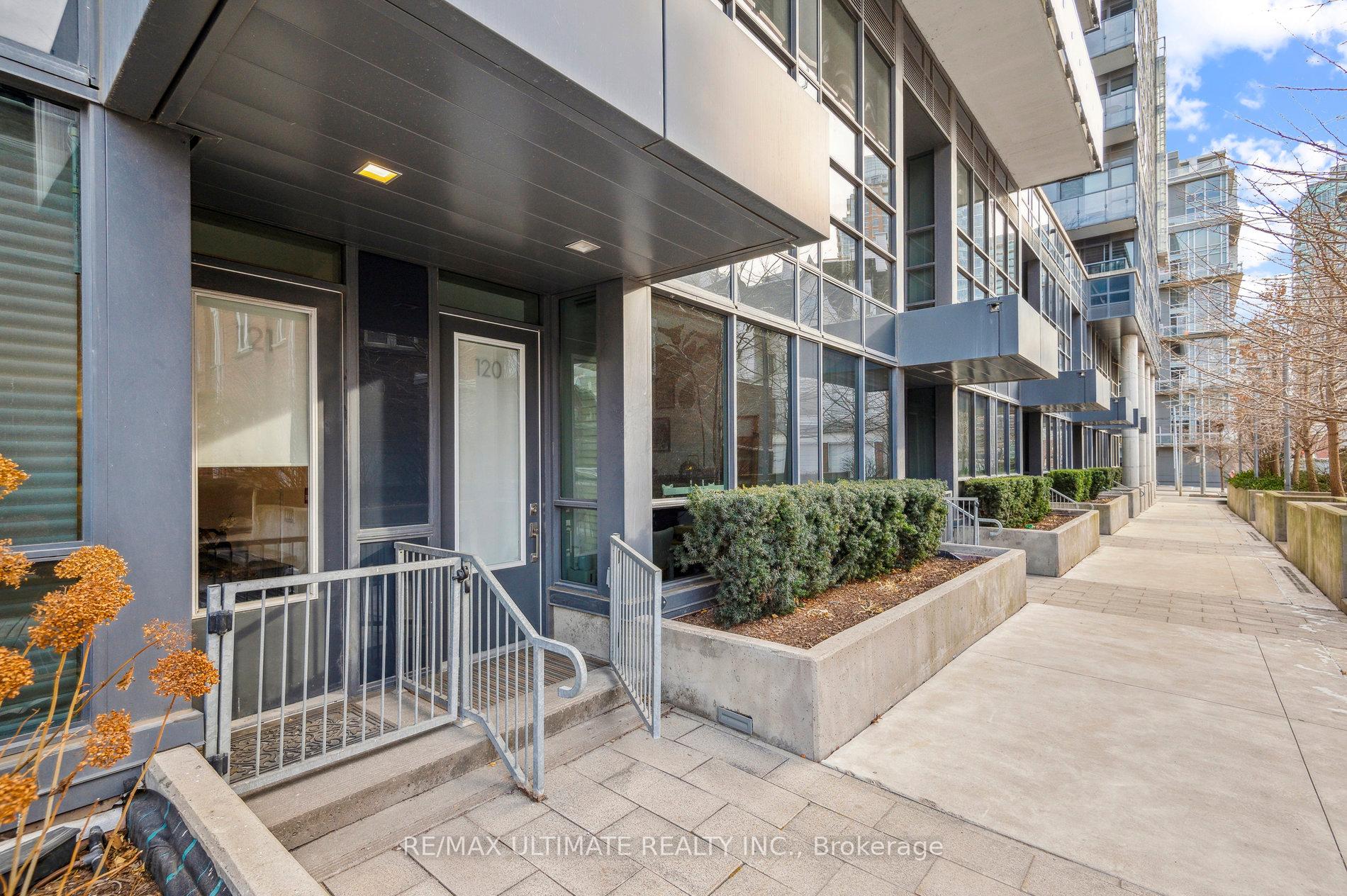 #121 - 1030 King St W, Toronto, ON M6K3N3 | 2 Bedroom 3 Bathroom Condo Townhouse | Image 3