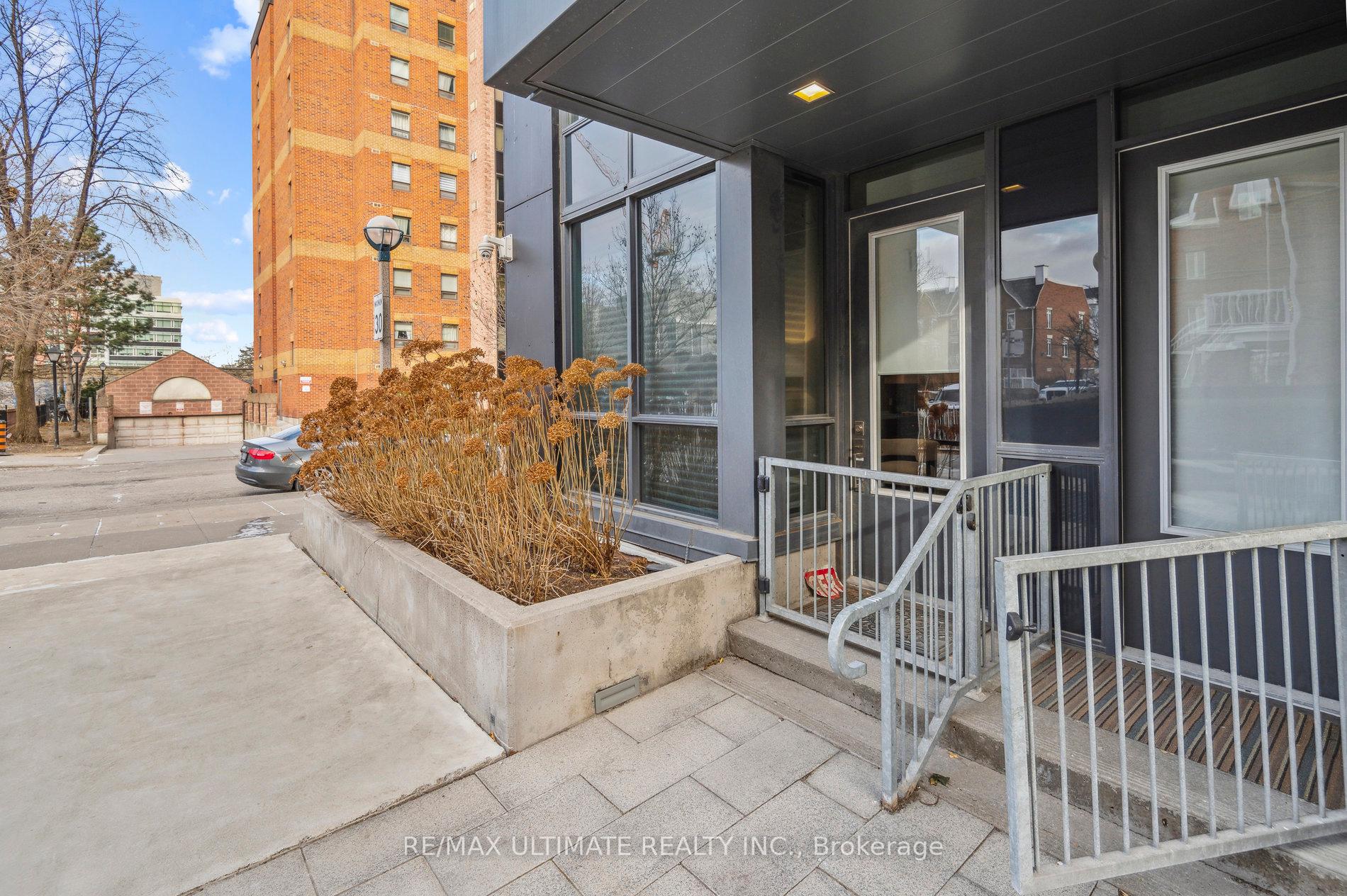 #121 - 1030 King St W, Toronto, ON M6K3N3 | 2 Bedroom 3 Bathroom Condo Townhouse | Image 4