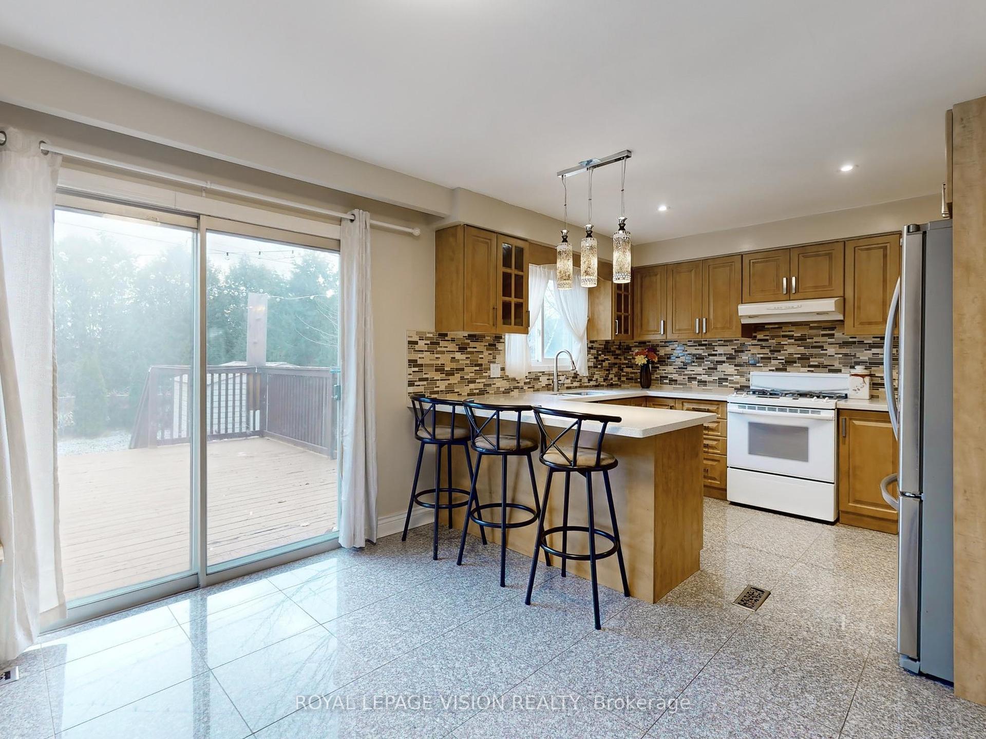 9 Fairchild Ave, Toronto, ON M2M1T5 | 3 Bedroom 5 Bathroom Detached House | Image 8