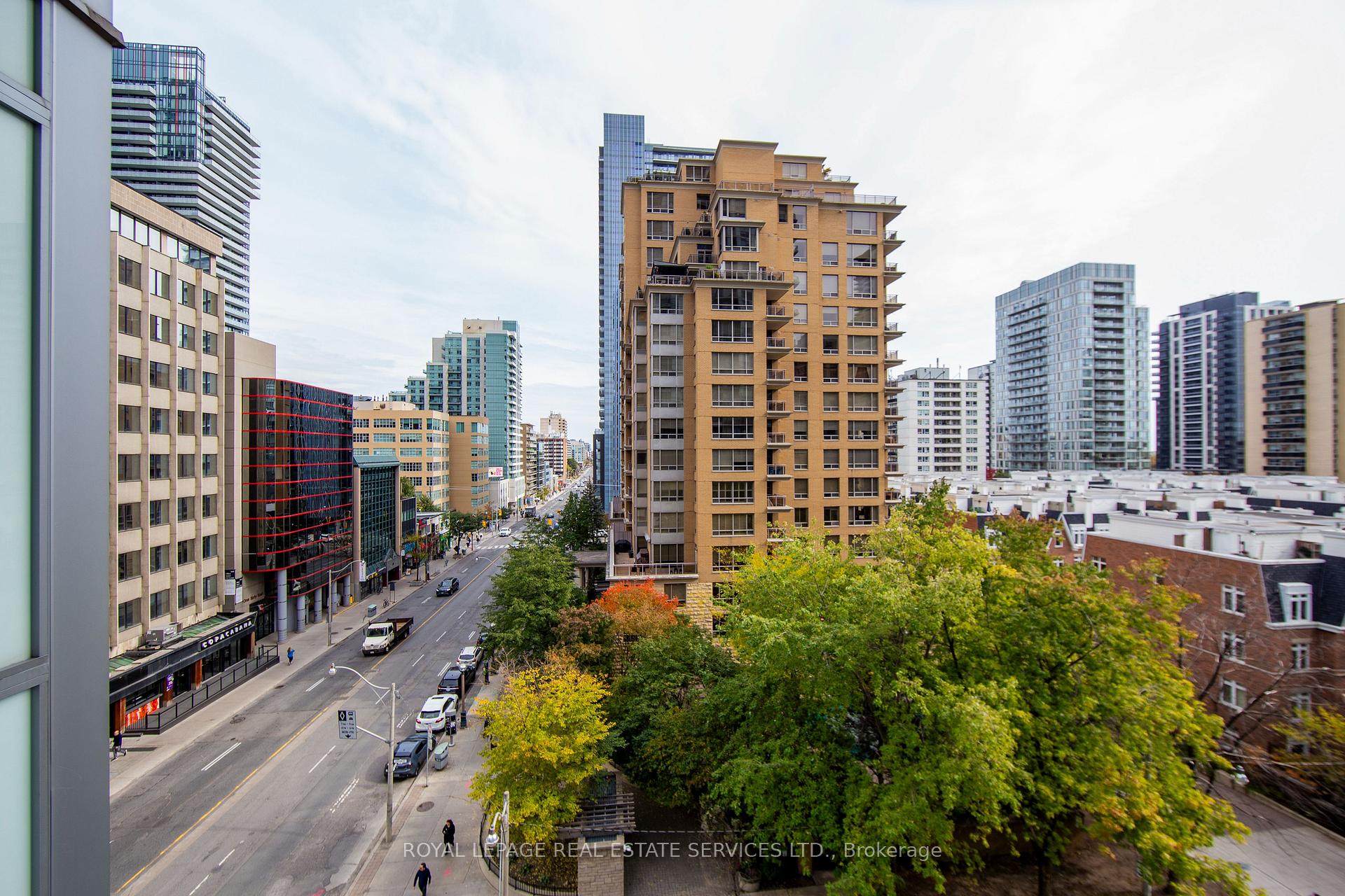 #520 - 98 Lillian St, Toronto, ON M4S0A5 | 2 Bedroom 1 Bathroom Condo Apt | Image 3