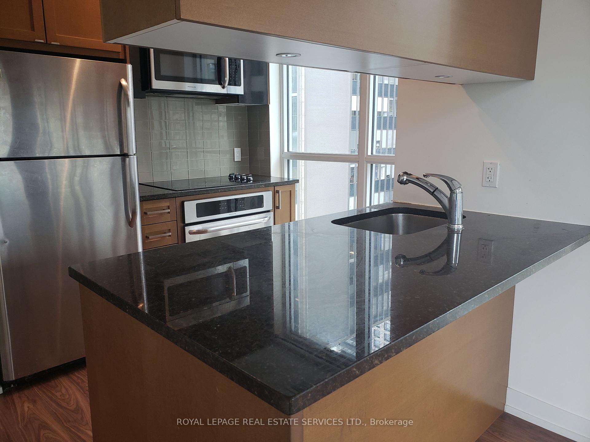 #520 - 98 Lillian St, Toronto, ON M4S0A5 | 2 Bedroom 1 Bathroom Condo Apt | Image 7