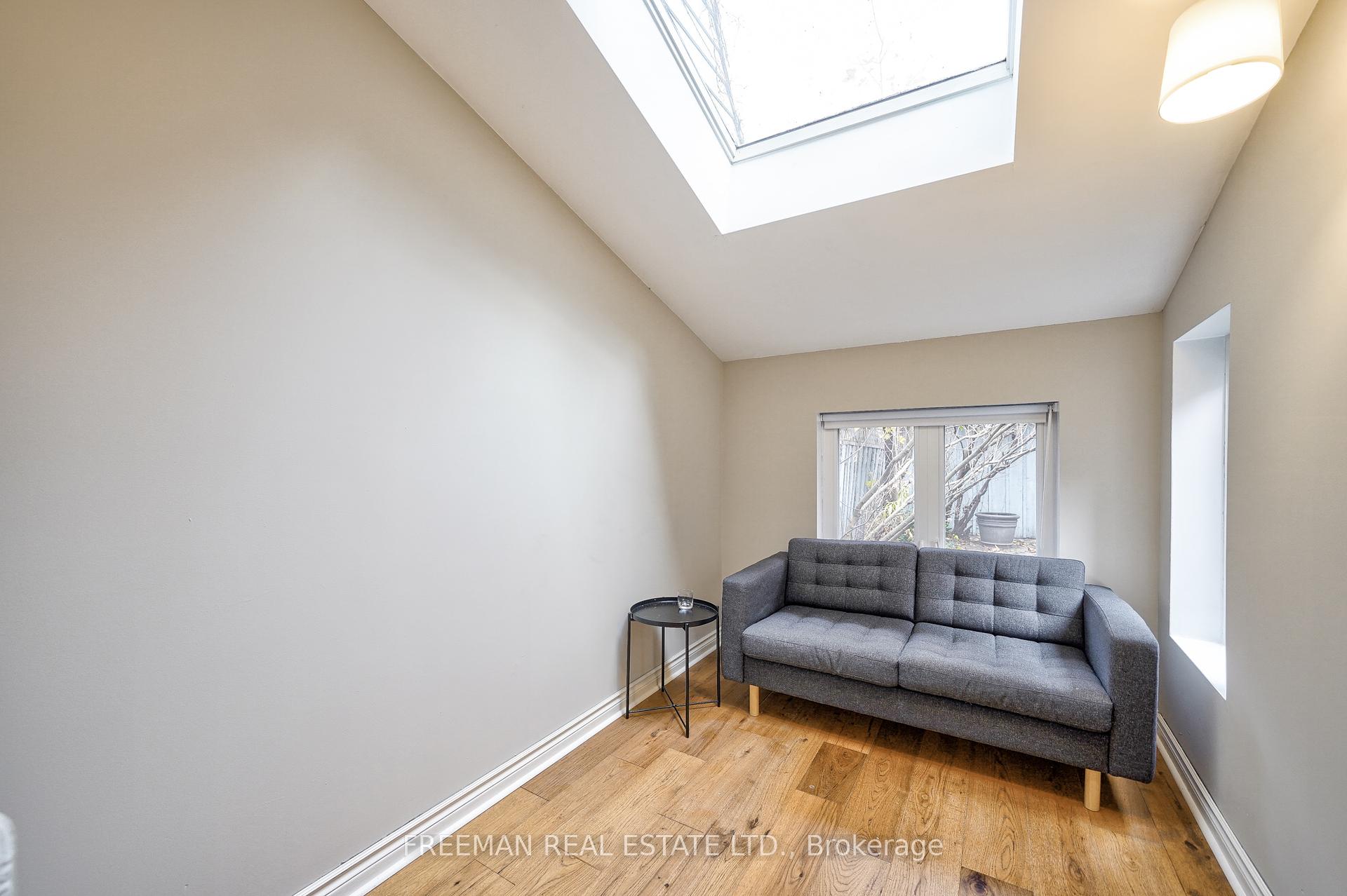 555 Markham St, Toronto, ON M6G2L6 | 5 Bedroom 3 Bathroom Semi-Detached House | Image 13