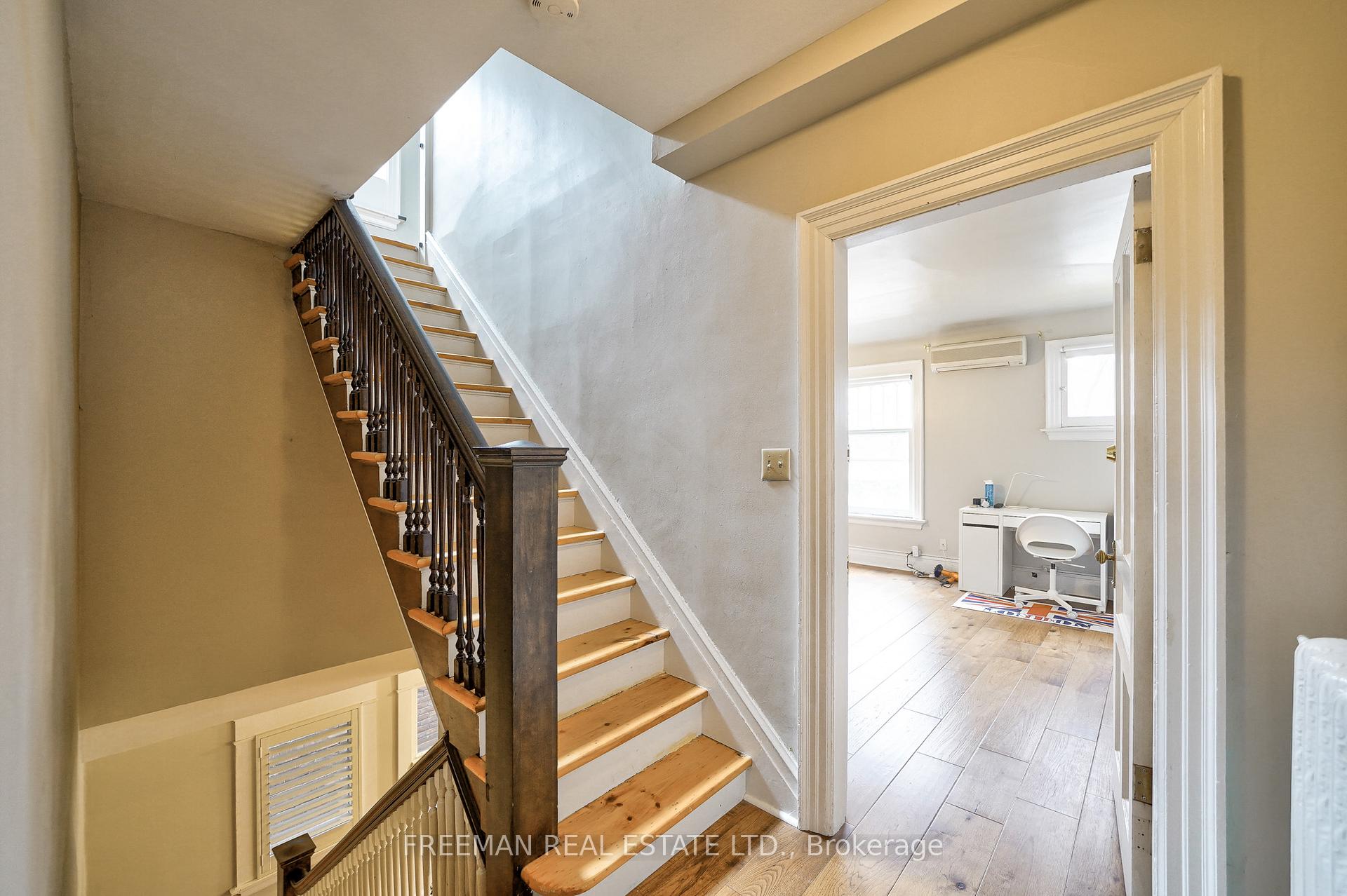 555 Markham St, Toronto, ON M6G2L6 | 5 Bedroom 3 Bathroom Semi-Detached House | Image 14