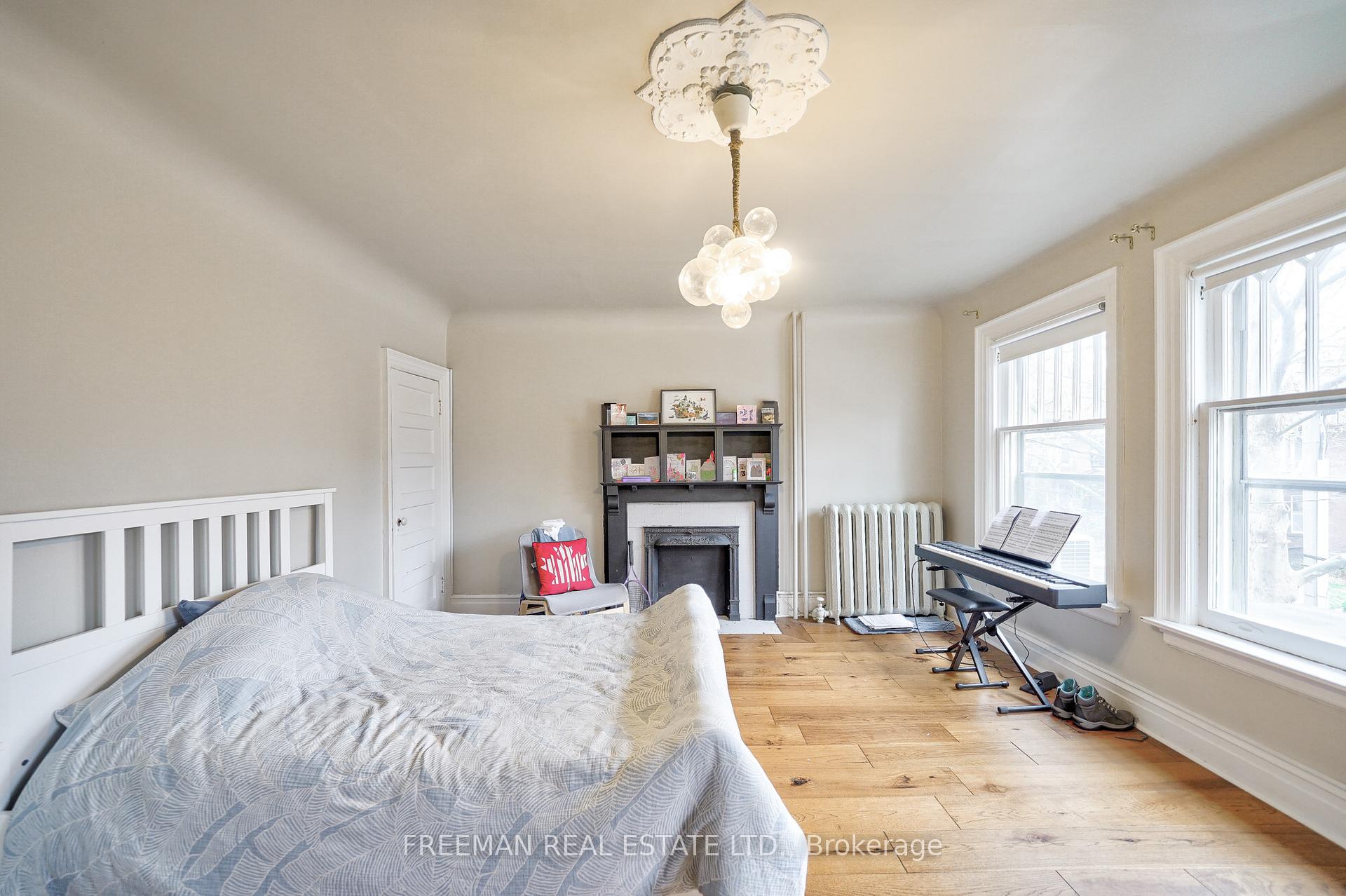 555 Markham St, Toronto, ON M6G2L6 | 5 Bedroom 3 Bathroom Semi-Detached House | Image 15