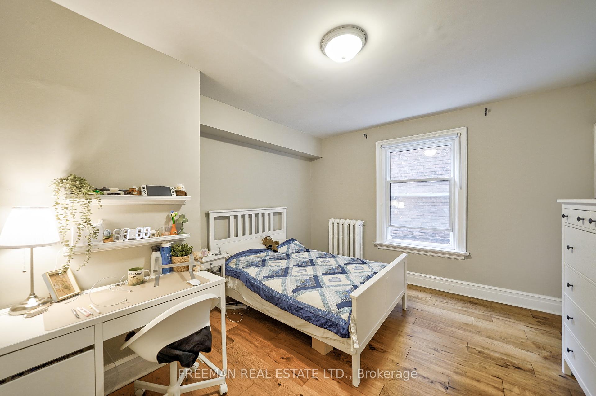 555 Markham St, Toronto, ON M6G2L6 | 5 Bedroom 3 Bathroom Semi-Detached House | Image 17