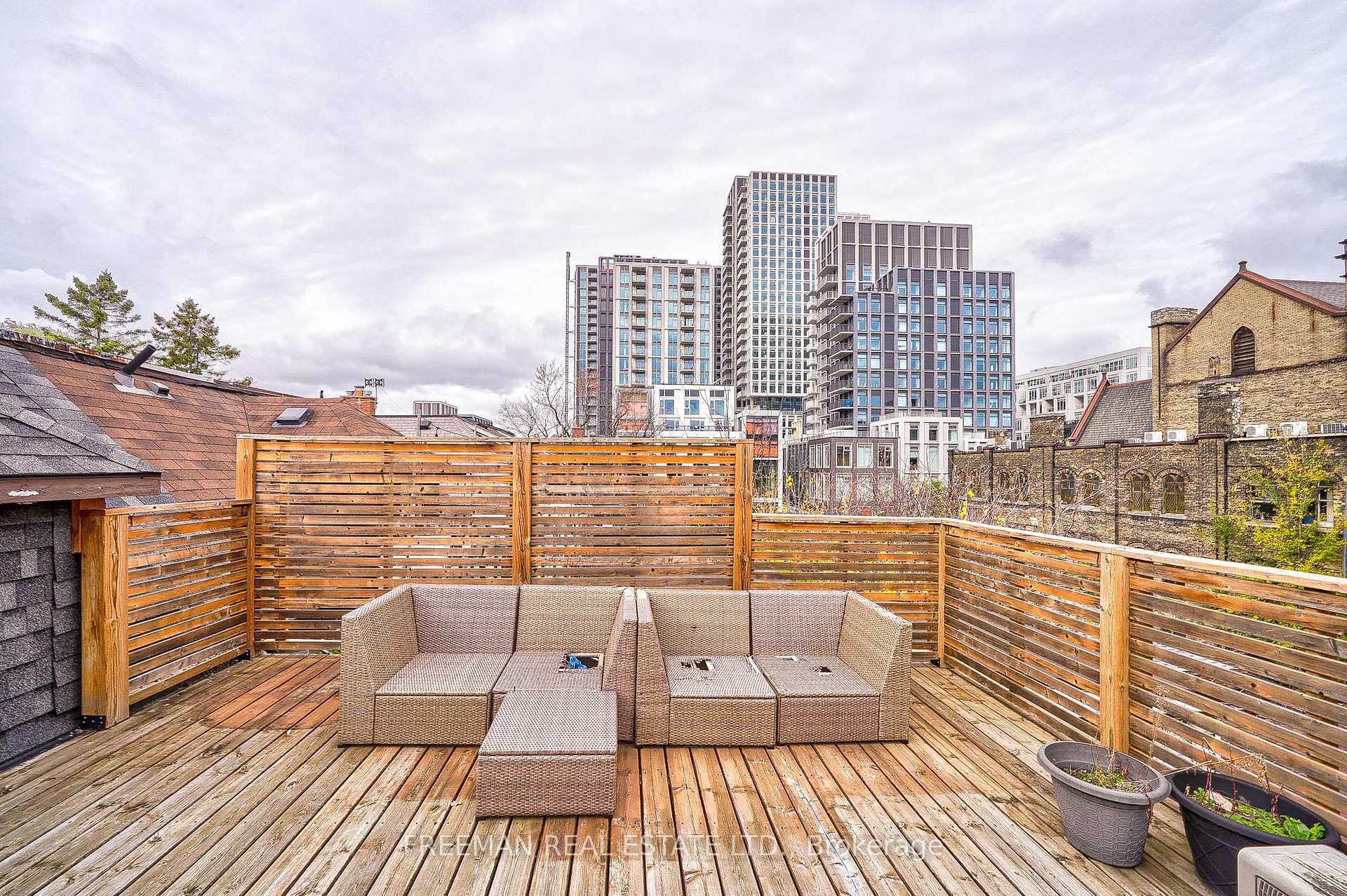 555 Markham St, Toronto, ON M6G2L6 | 5 Bedroom 3 Bathroom Semi-Detached House | Image 25