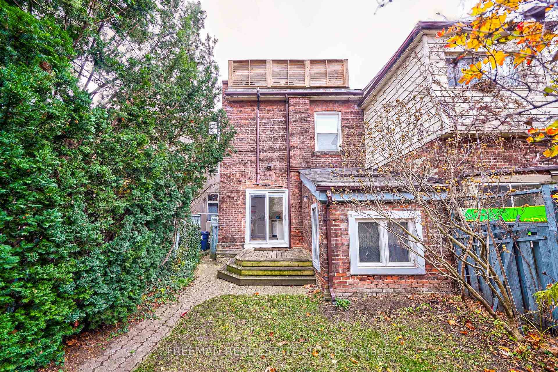555 Markham St, Toronto, ON M6G2L6 | 5 Bedroom 3 Bathroom Semi-Detached House | Image 29