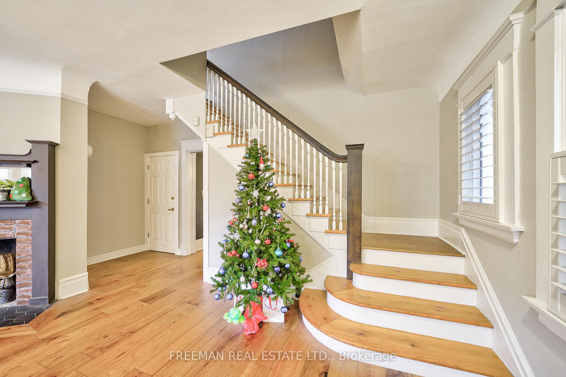 555 Markham St, Toronto, ON M6G2L6 | 5 Bedroom 3 Bathroom Semi-Detached House | Image 3