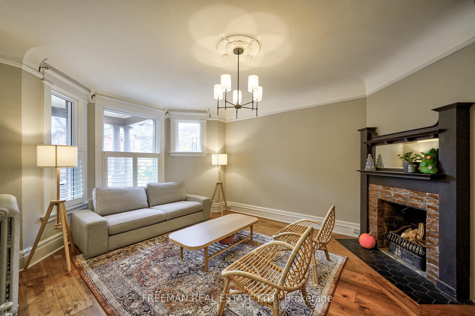 555 Markham St, Toronto, ON M6G2L6 | 5 Bedroom 3 Bathroom Semi-Detached House | Image 4