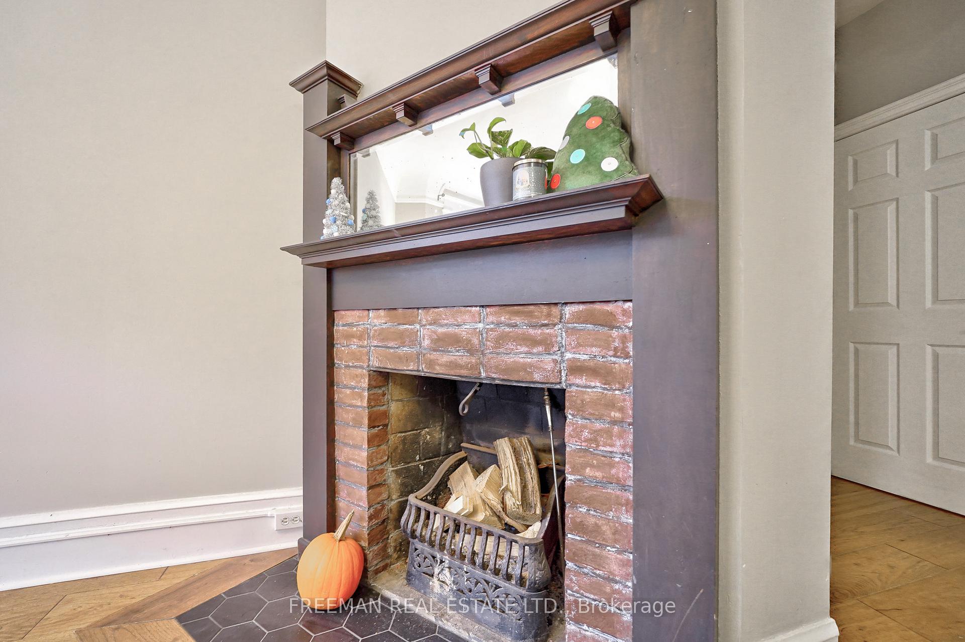 555 Markham St, Toronto, ON M6G2L6 | 5 Bedroom 3 Bathroom Semi-Detached House | Image 6