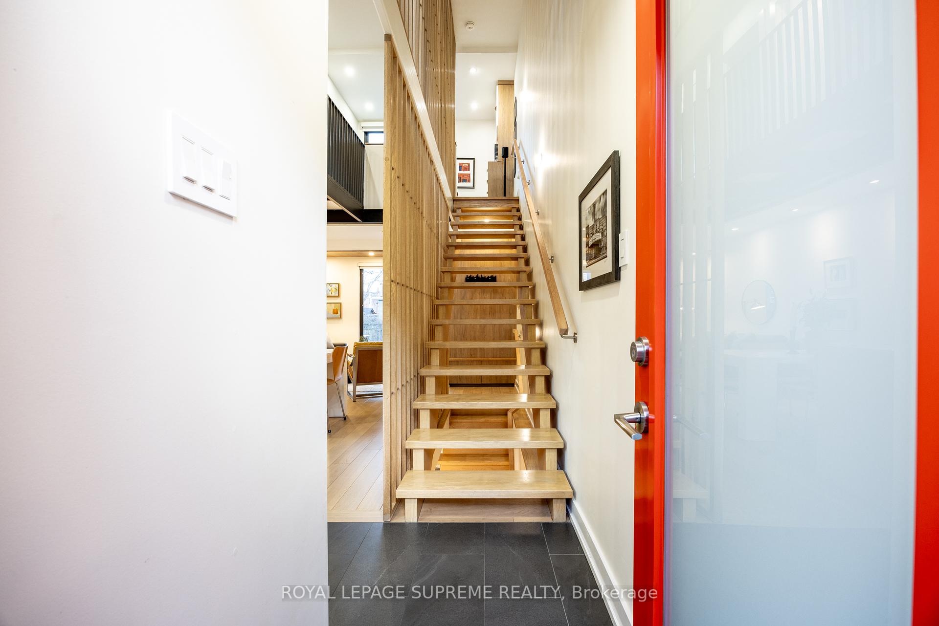 27 Palmerston Sq, Toronto, ON M6G2S8 | 3 Bedroom 4 Bathroom Detached House | Image 13