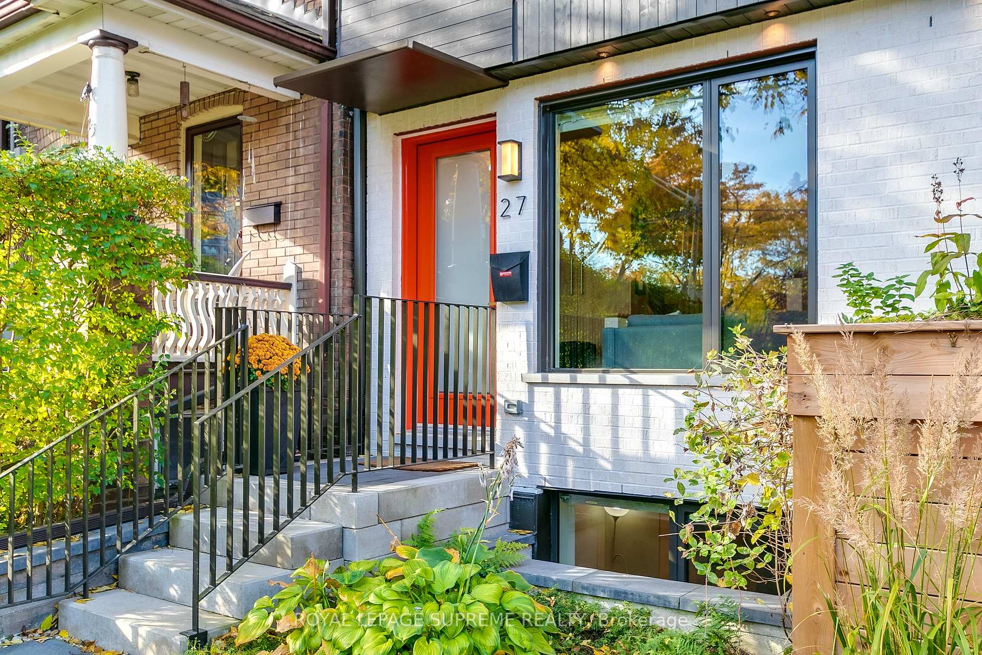 27 Palmerston Sq, Toronto, ON M6G2S8 | 3 Bedroom 4 Bathroom Detached House | Image 2
