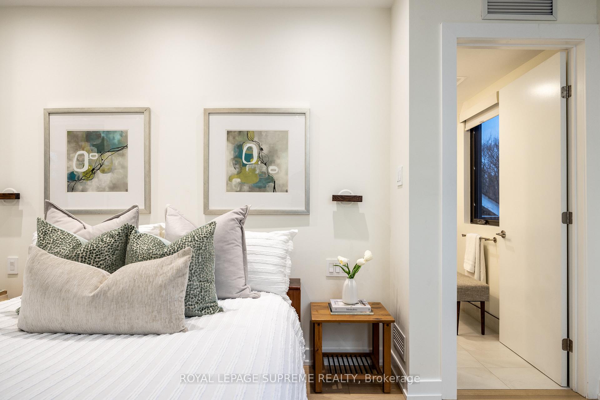 27 Palmerston Sq, Toronto, ON M6G2S8 | 3 Bedroom 4 Bathroom Detached House | Image 29