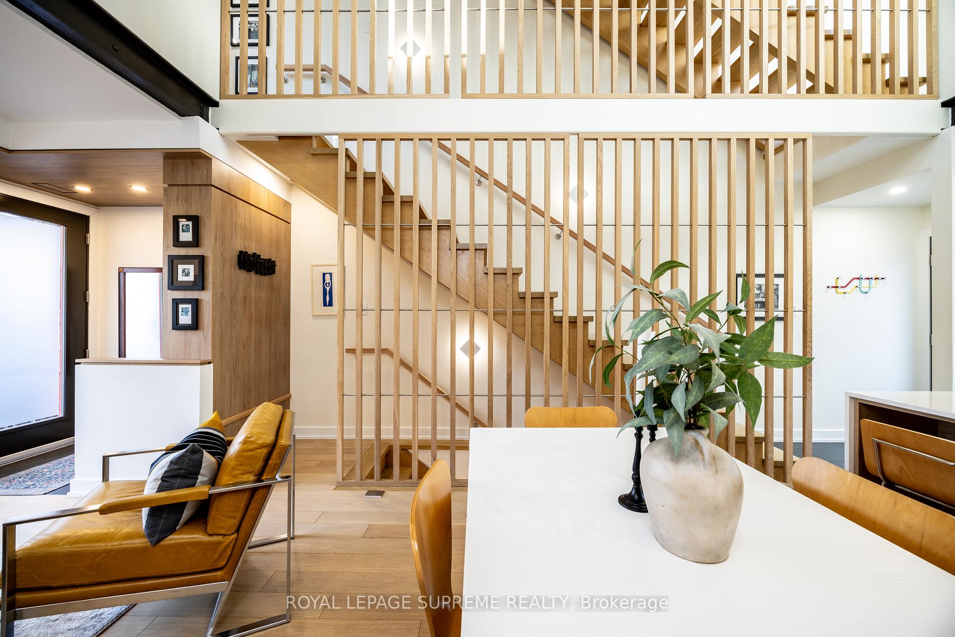 27 Palmerston Sq, Toronto, ON M6G2S8 | 3 Bedroom 4 Bathroom Detached House | Image 7