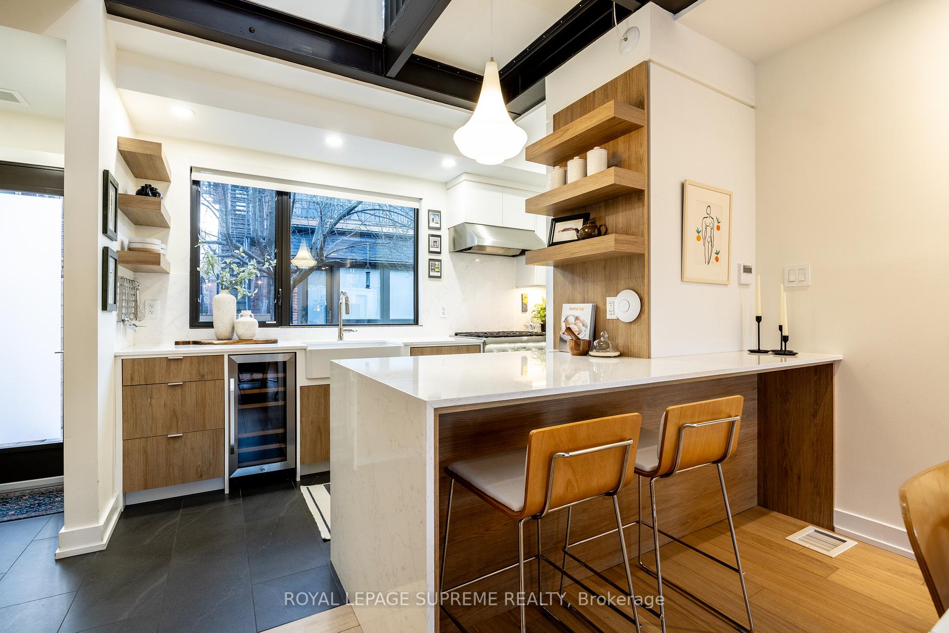 27 Palmerston Sq, Toronto, ON M6G2S8 | 3 Bedroom 4 Bathroom Detached House | Image 9