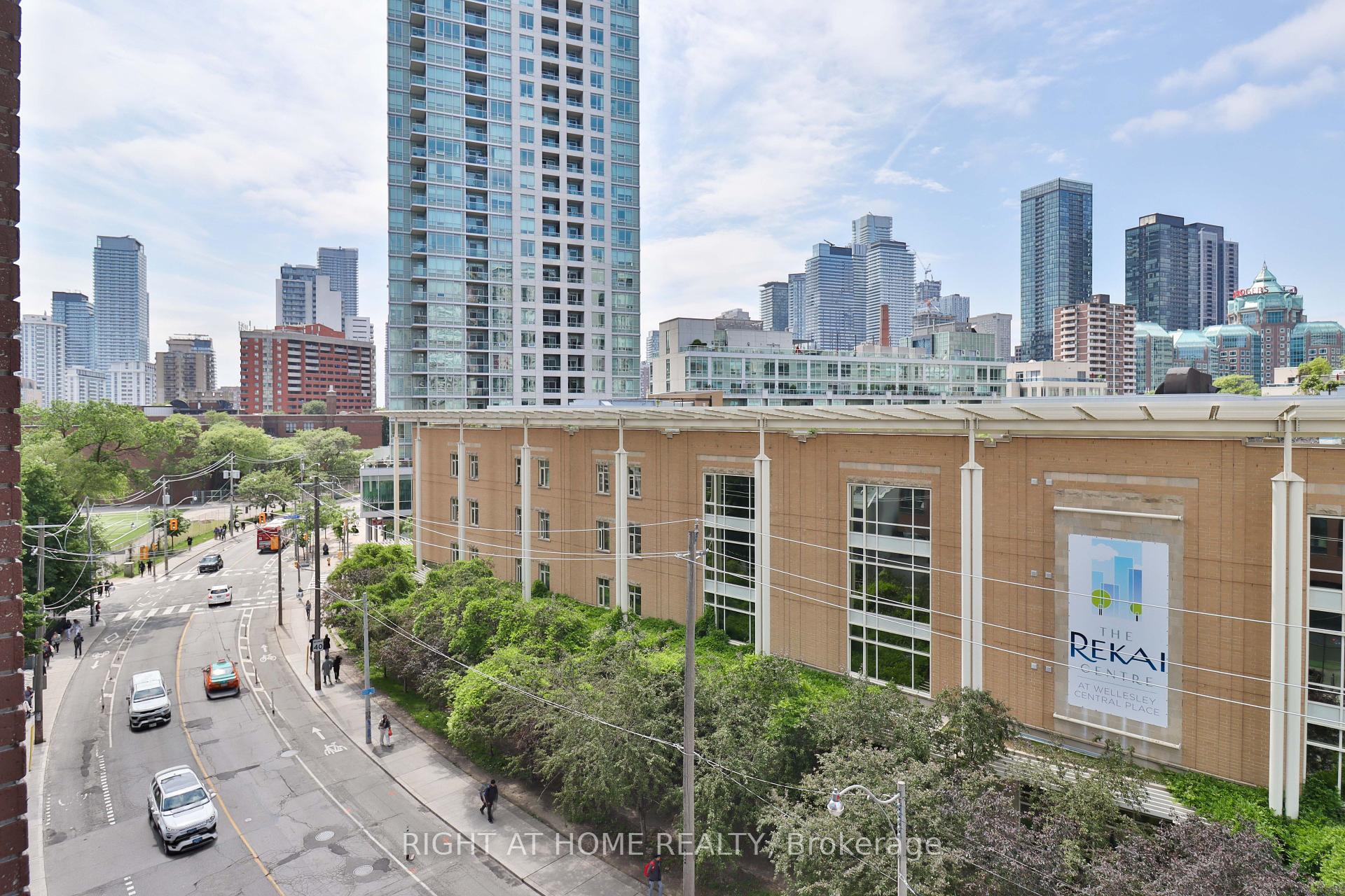 #406 - 159 Wellesley St E, Toronto, ON M4Y0H5 | 1 Bedroom 1 Bathroom Condo Apt | Image 5