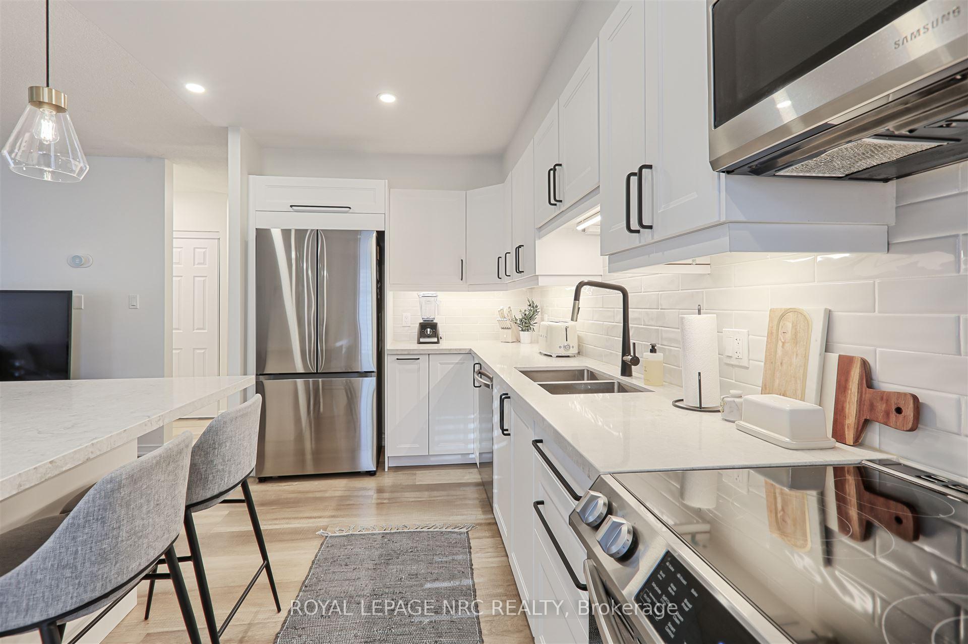 #1225 - 21 Pirandello St W, Toronto, ON M6K3P4 | 2 Bedroom 2 Bathroom Condo Townhouse | Image 6