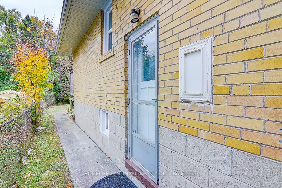 367 Cummer Ave, Toronto, ON M2M2G3 | 3 Bedroom 3 Bathroom Detached House | Image 12
