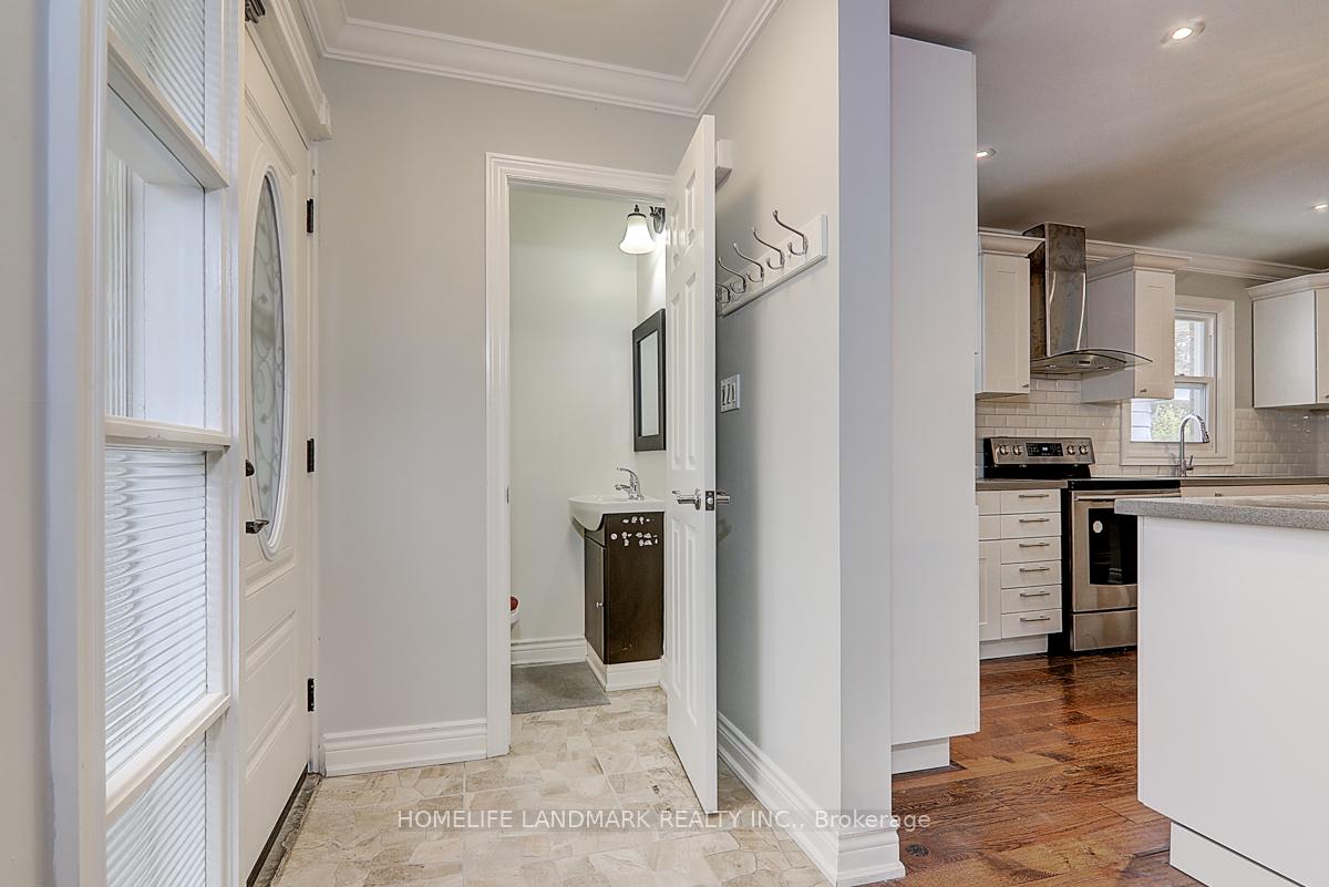 367 Cummer Ave, Toronto, ON M2M2G3 | 3 Bedroom 3 Bathroom Detached House | Image 13