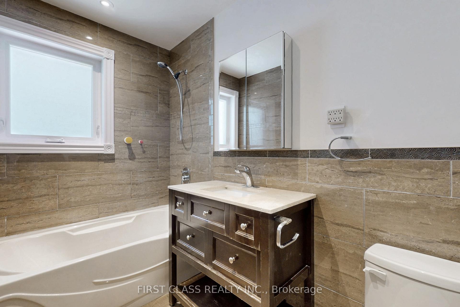 204 Pemberton Ave, Toronto, ON M2M1Y8 | 3 Bedroom 3 Bathroom Detached House | Image 18