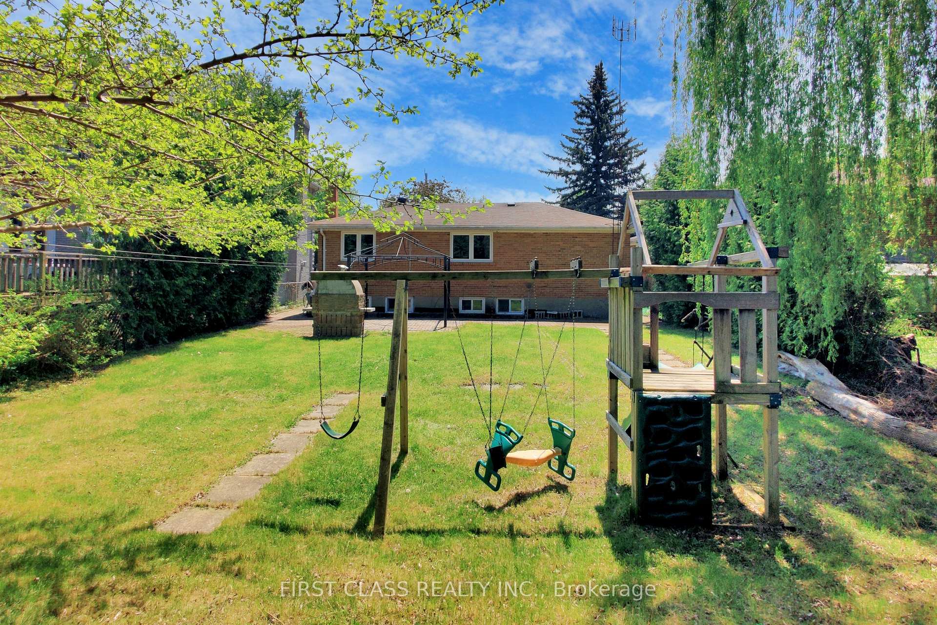 204 Pemberton Ave, Toronto, ON M2M1Y8 | 3 Bedroom 3 Bathroom Detached House | Image 34