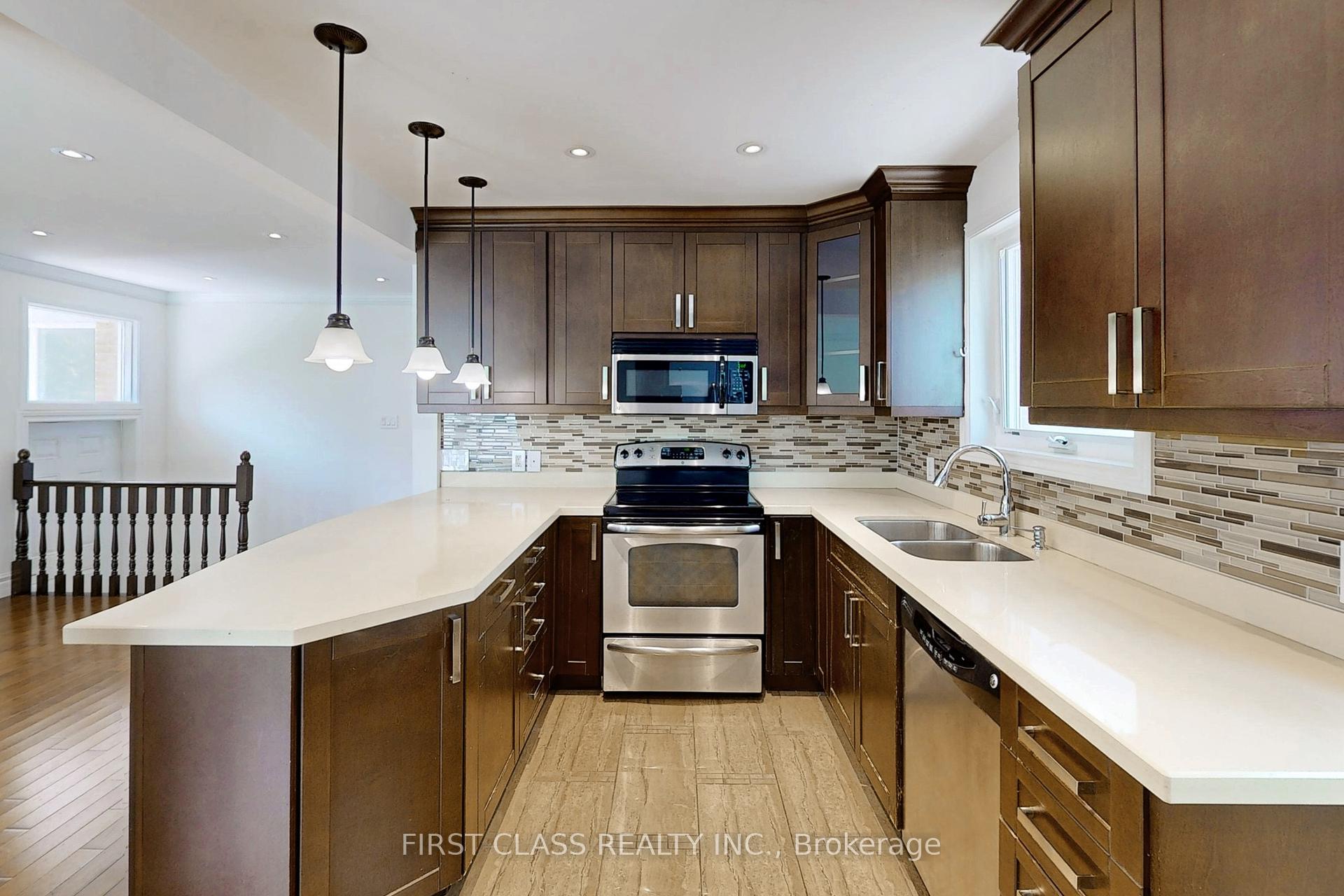 204 Pemberton Ave, Toronto, ON M2M1Y8 | 3 Bedroom 3 Bathroom Detached House | Image 8