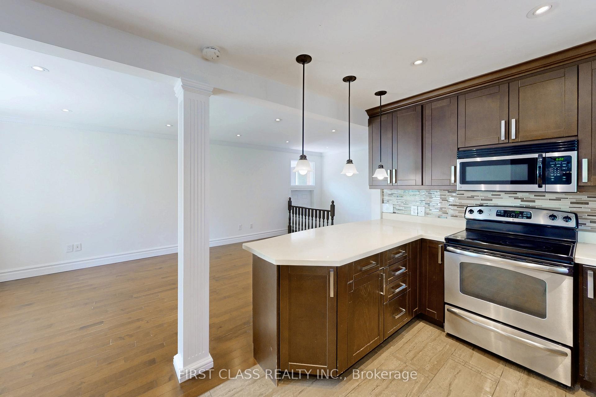 204 Pemberton Ave, Toronto, ON M2M1Y8 | 3 Bedroom 3 Bathroom Detached House | Image 9