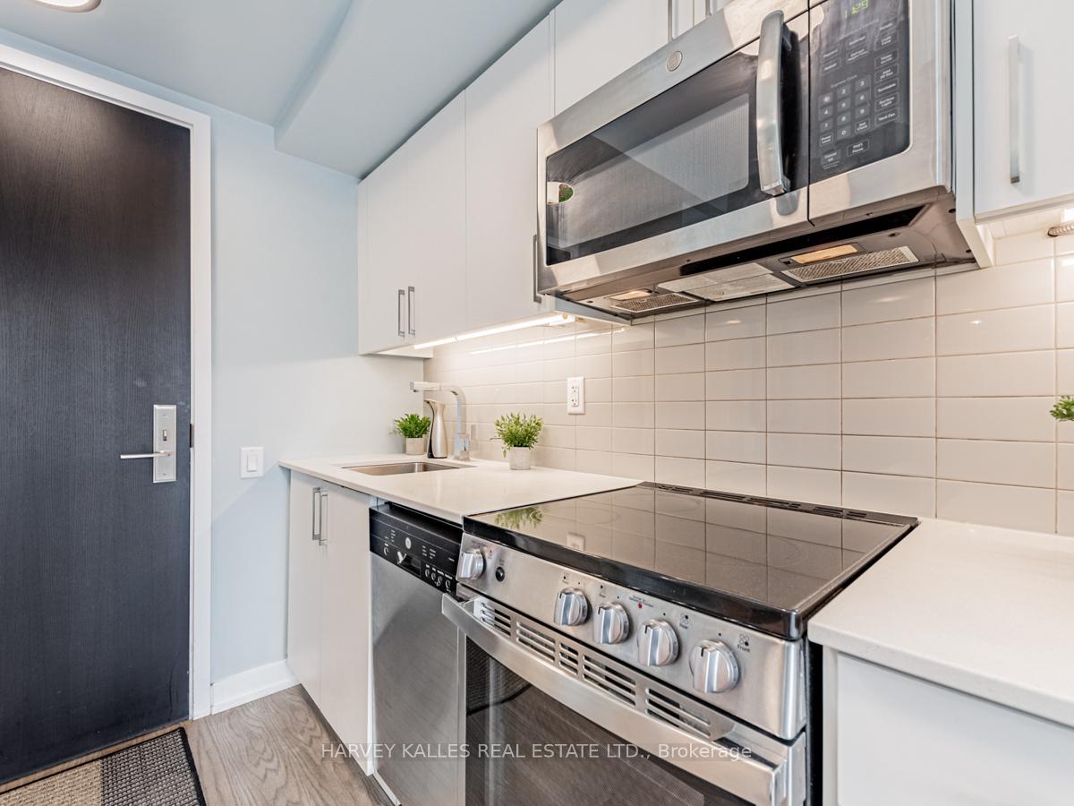 #902 - 38 Monte Kwinter Crt, Toronto, ON M3H0E2 | 1 Bedroom 1 Bathroom Condo Apt | Image 5