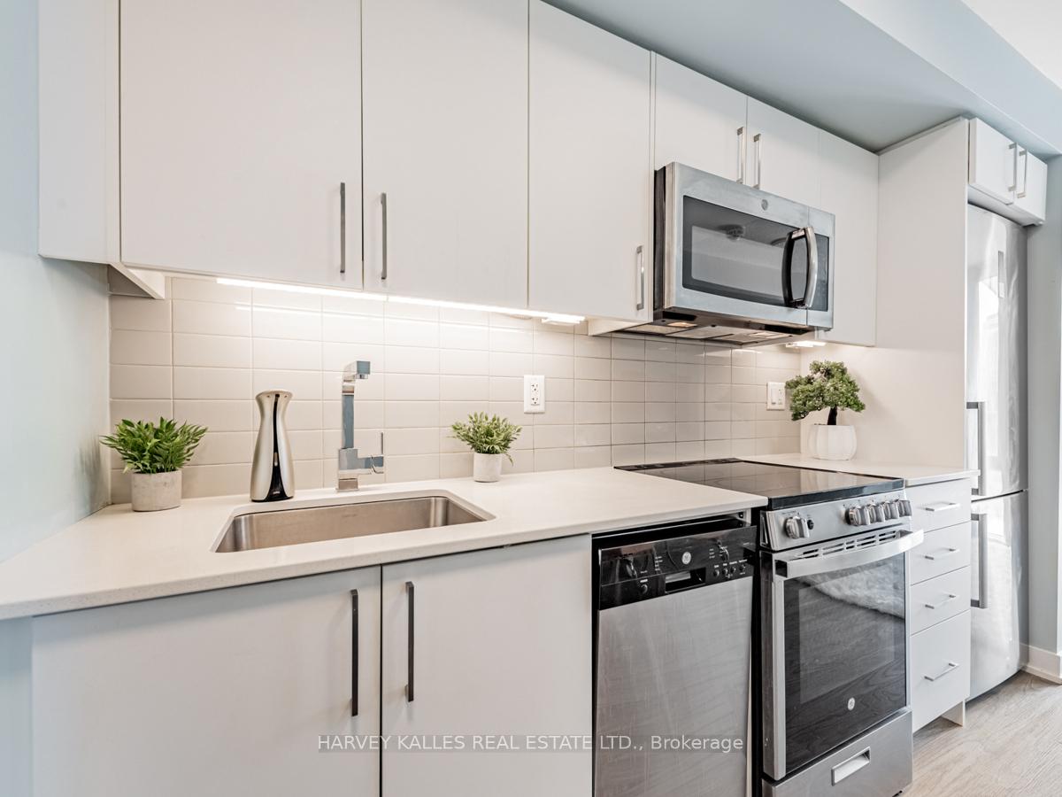 #902 - 38 Monte Kwinter Crt, Toronto, ON M3H0E2 | 1 Bedroom 1 Bathroom Condo Apt | Image 8