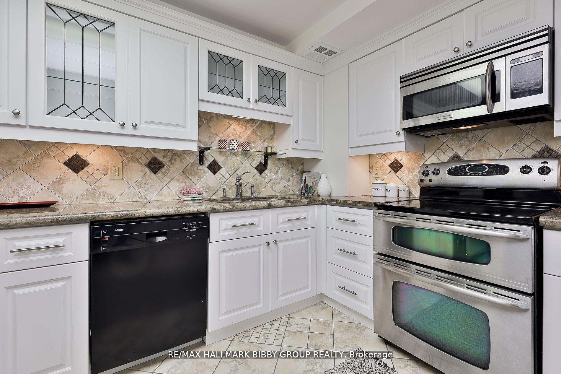 #803 - 160 Frederick St, Toronto, ON M5A4H9 | 2 Bedroom 2 Bathroom Condo Apt | Image 11