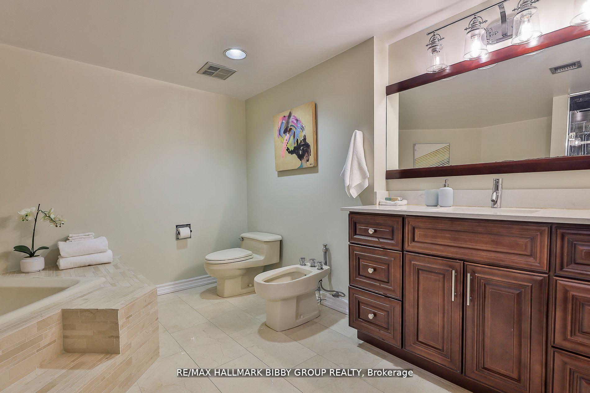 #803 - 160 Frederick St, Toronto, ON M5A4H9 | 2 Bedroom 2 Bathroom Condo Apt | Image 20