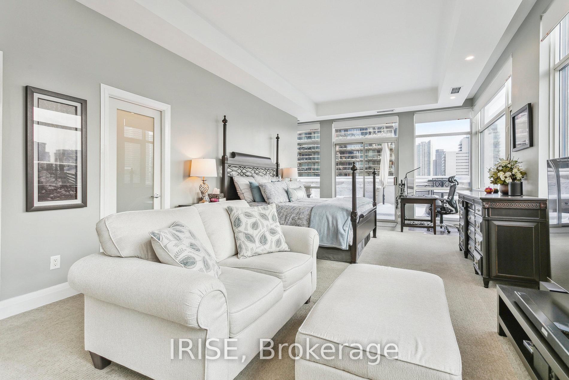 #Ph1 - 8 Wellesley St E, Toronto, ON M4Y3B2 | 3 Bedroom 3 Bathroom Condo Apt | Image 24